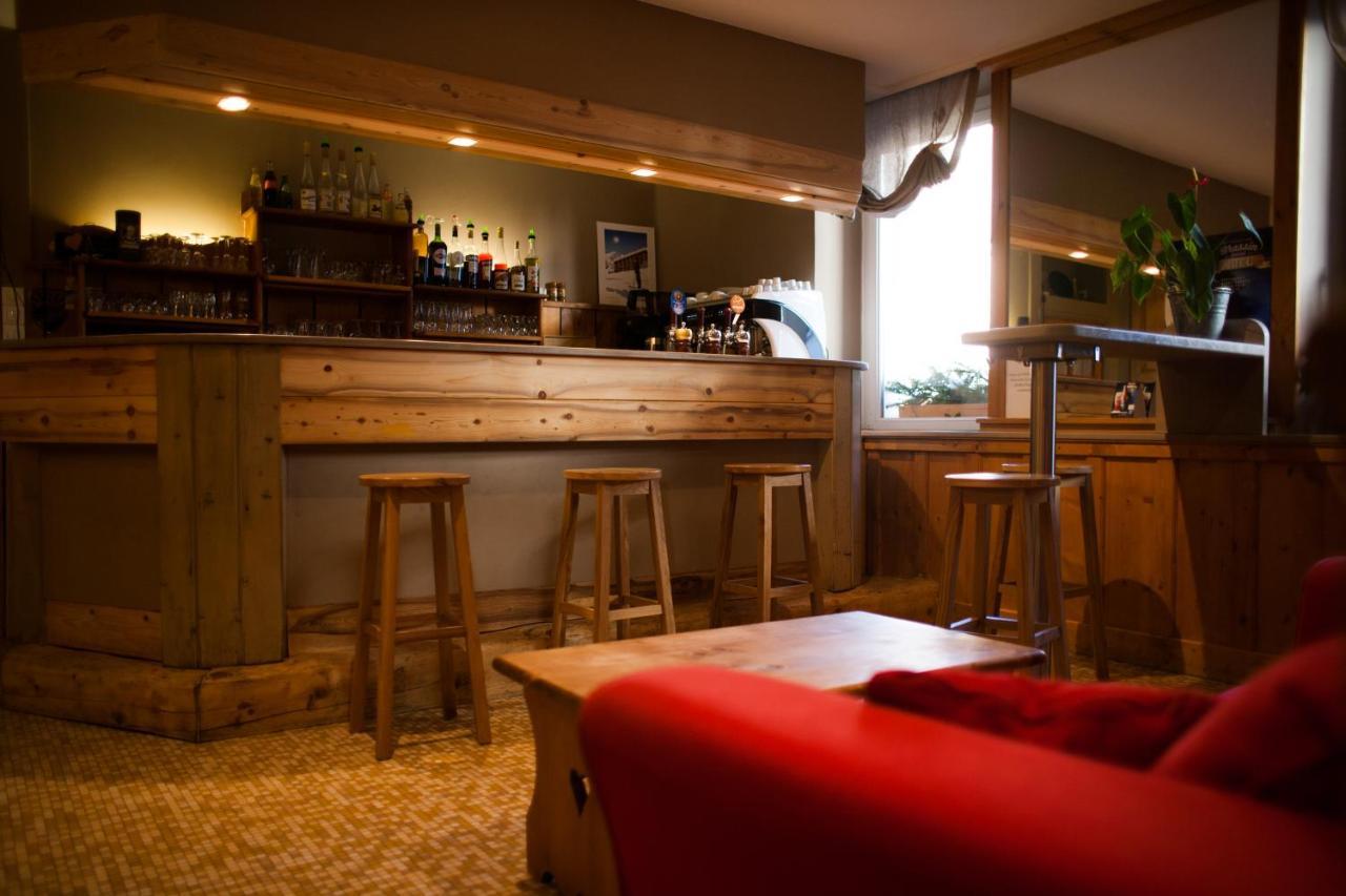 Logis Les Arobiers Hotel Lamoura Eksteriør billede