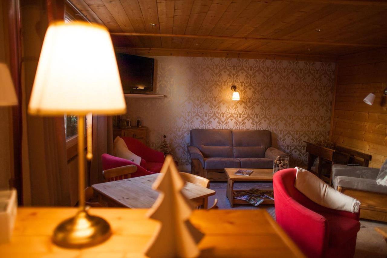Logis Les Arobiers Hotel Lamoura Eksteriør billede
