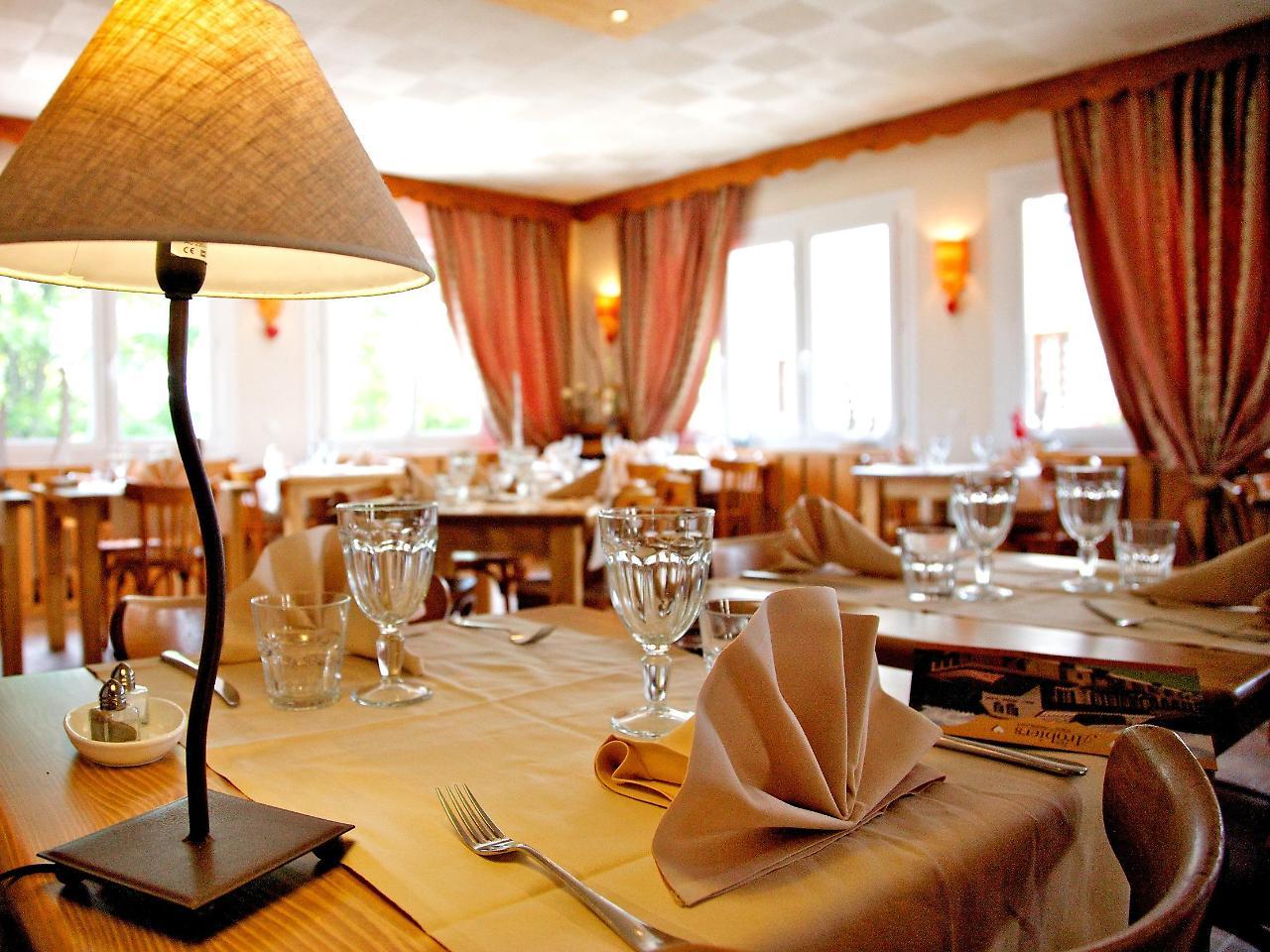 Logis Les Arobiers Hotel Lamoura Eksteriør billede