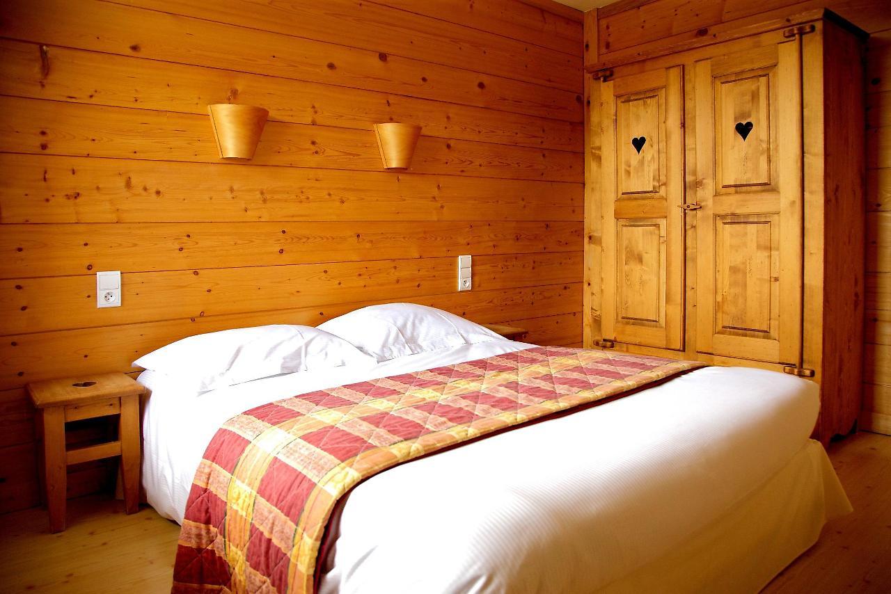 Logis Les Arobiers Hotel Lamoura Eksteriør billede