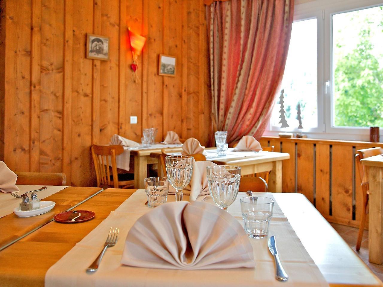 Logis Les Arobiers Hotel Lamoura Eksteriør billede