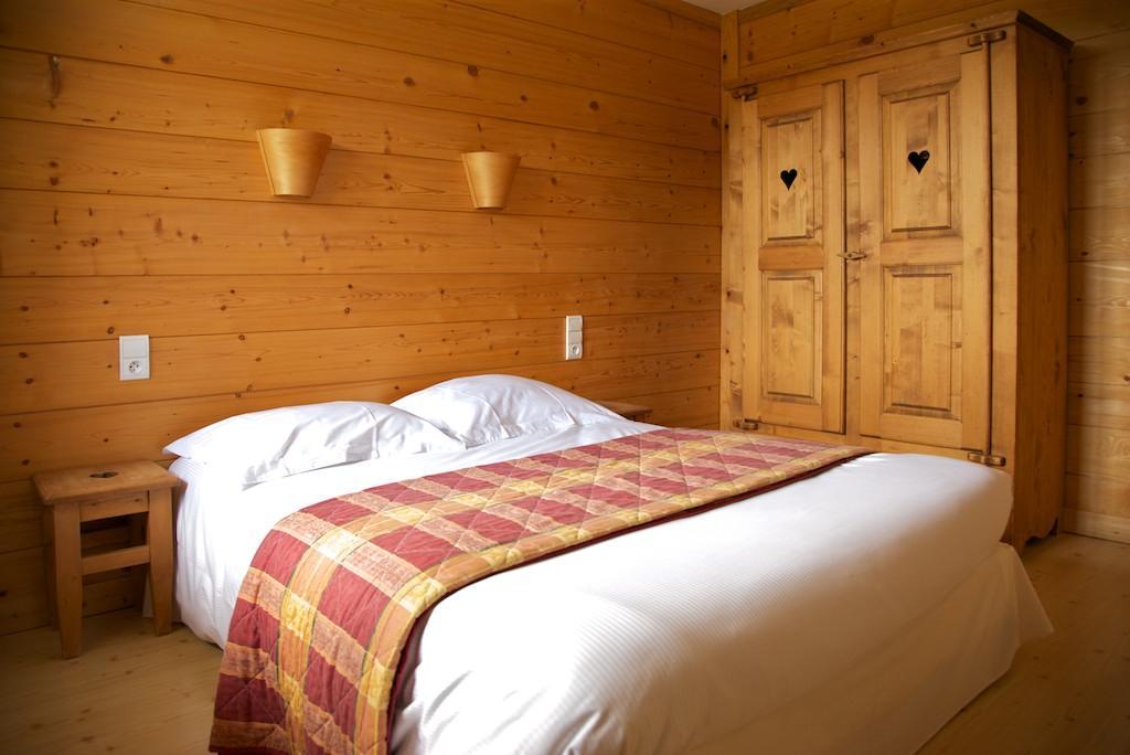 Logis Les Arobiers Hotel Lamoura Eksteriør billede
