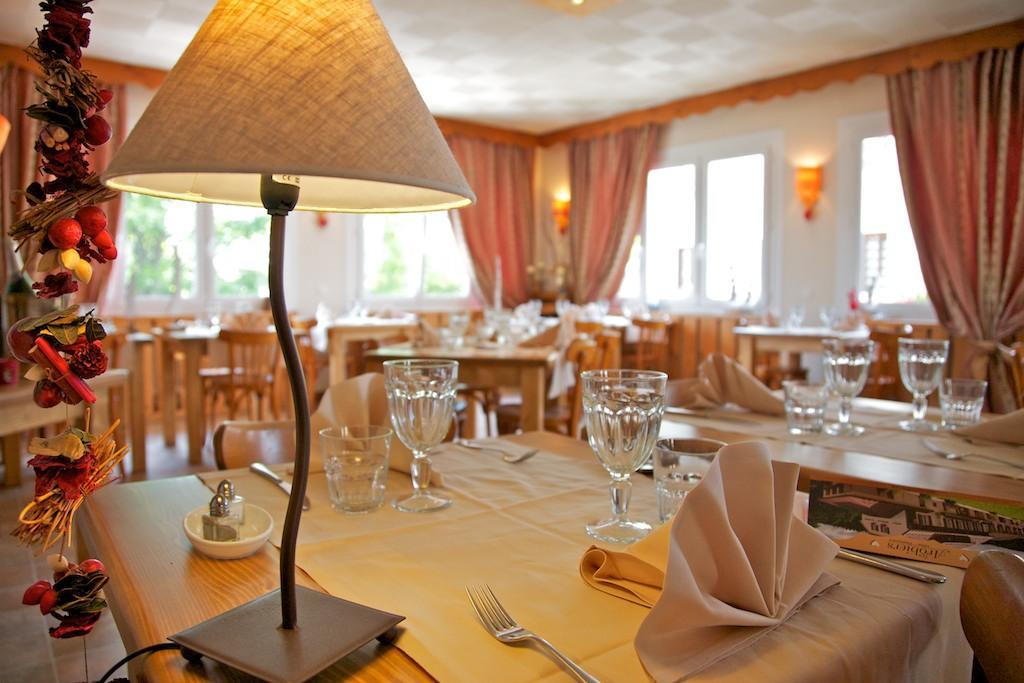 Logis Les Arobiers Hotel Lamoura Eksteriør billede